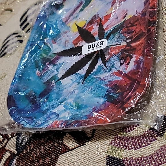 NWT tray Multiple colors with cana leaf in center Still sealed 7" by 5.5" Metal - Picture 4 of 5